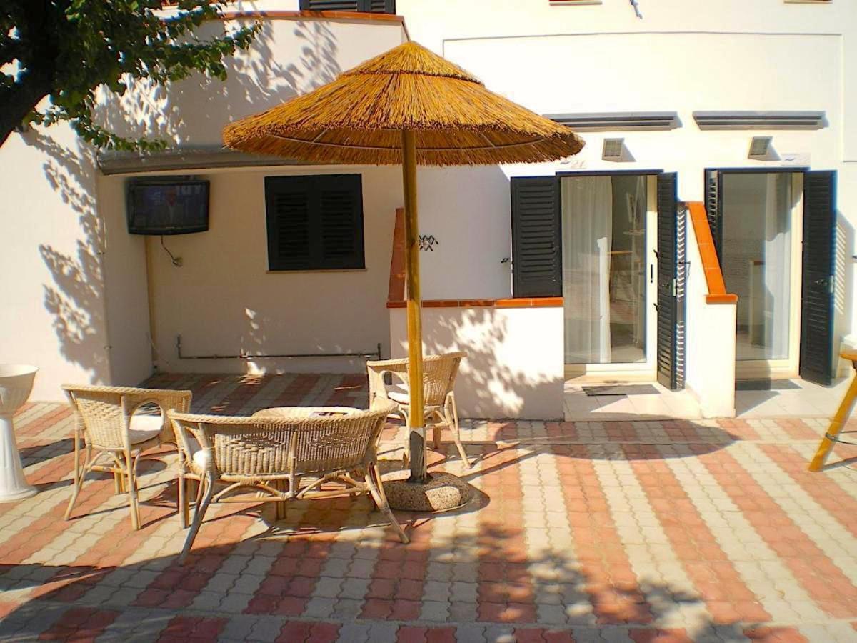 بيسْكيتْشّي B&B Ala Marina المظهر الخارجي الصورة